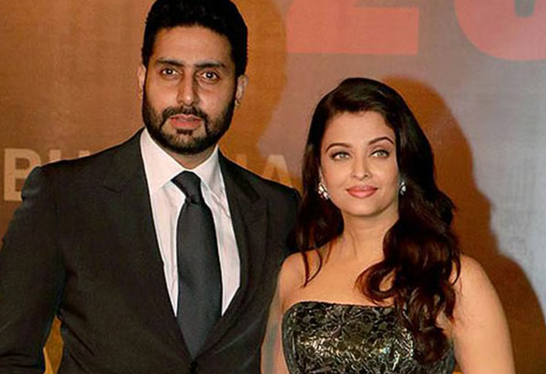 আপত্তিকর ভিডিও! গুগল-ইউটিউবের কাছে ৪ কোটি রুপি দাবি অভিষেক–ঐশ্বরিয়ার